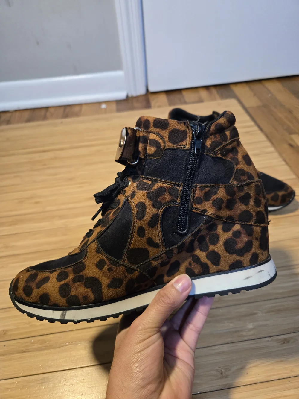 N/A stylish leopard